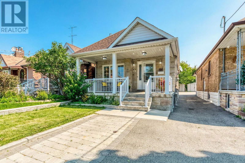 23 Hartley Avenue  Toronto (Briar Hill-Belgravia), M6E4E7 | Image 2