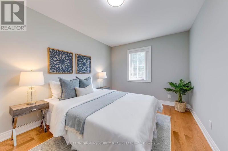 23 Hartley Avenue  Toronto (Briar Hill-Belgravia), M6E4E7 | Image 21