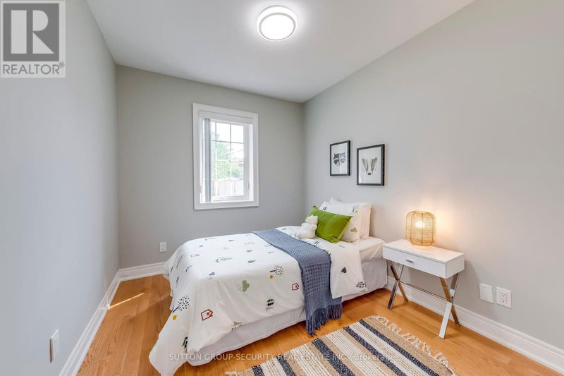 23 Hartley Avenue  Toronto (Briar Hill-Belgravia), M6E4E7 | Image 23