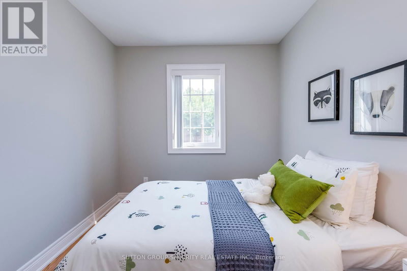 23 Hartley Avenue  Toronto (Briar Hill-Belgravia), M6E4E7 | Image 24