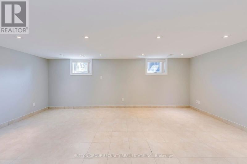 23 Hartley Avenue  Toronto (Briar Hill-Belgravia), M6E4E7 | Image 32