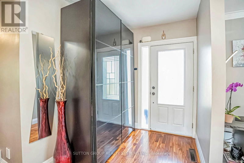 366 Renforth Drive  Toronto (Eringate-Centennial-West Deane), M9C2L9 | Image 2