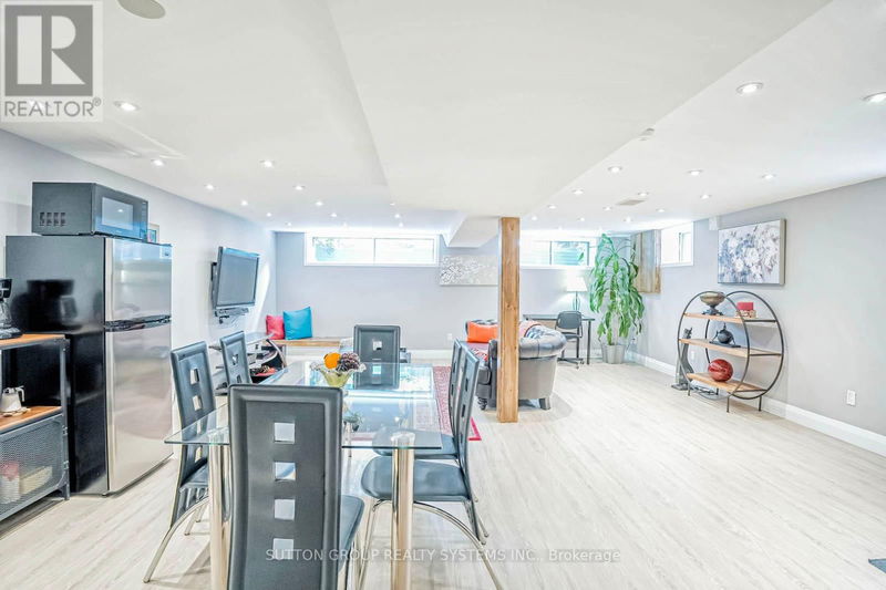 366 Renforth Drive  Toronto (Eringate-Centennial-West Deane), M9C2L9 | Image 24