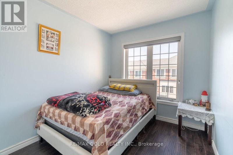 3 Abercove Close  Brampton (Credit Valley), L6Y6E6 | Image 9