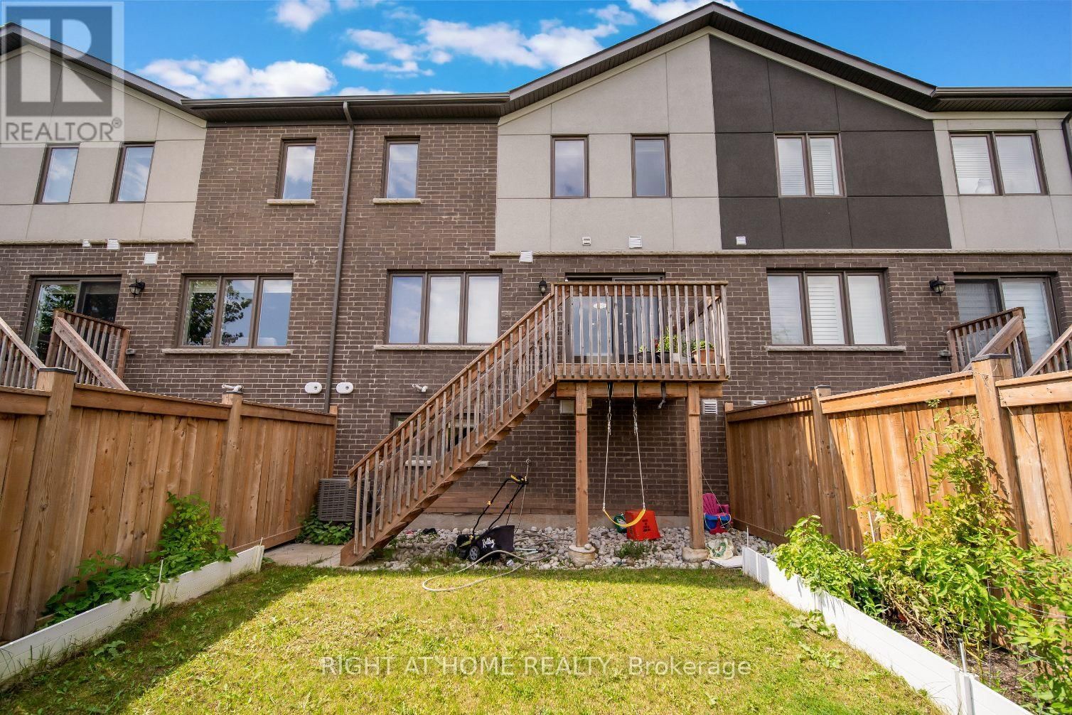 36 - 1125 LEGER WAY Image 40