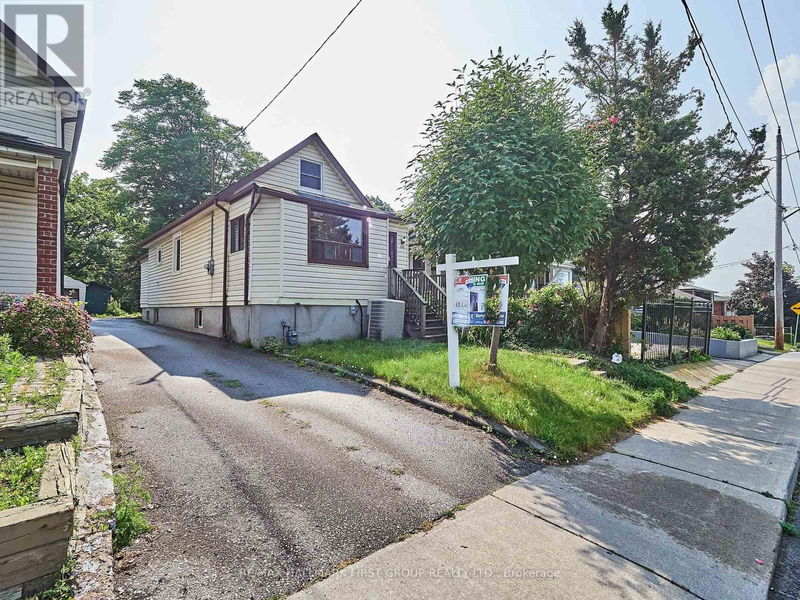 603 McRoberts Avenue  Toronto (Caledonia-Fairbank), M6E4R5 | Image 1