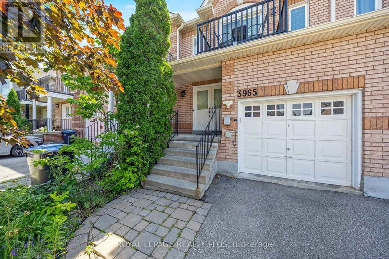 3965 Coachman Circle  Mississauga (Churchill Meadows), L5M6P8 | Image 2