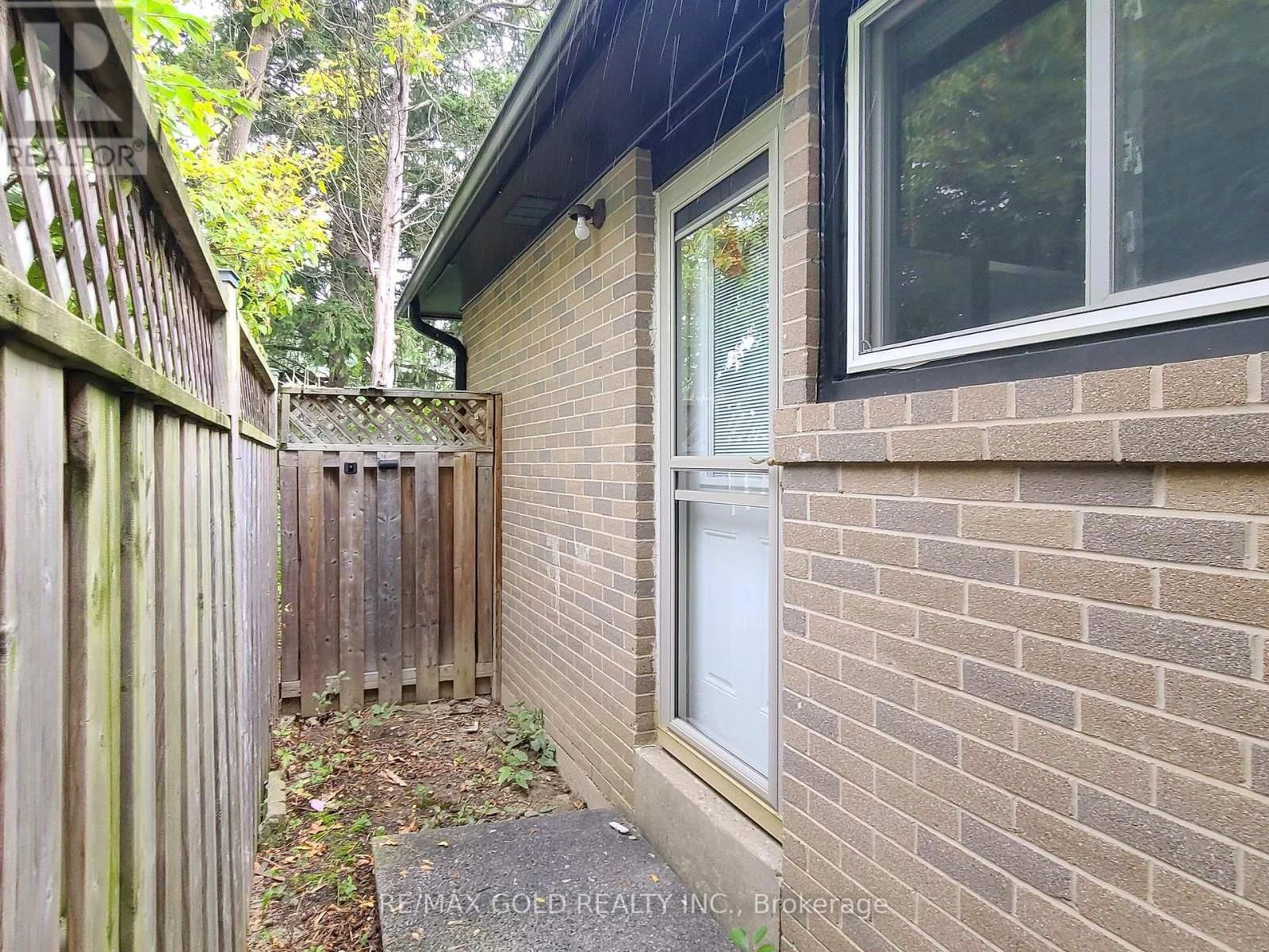 44 DELORAINE DRIVE Image 31