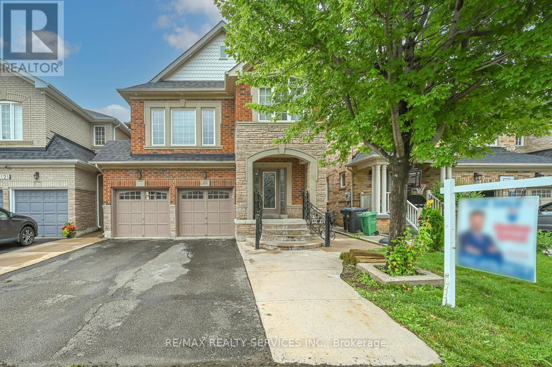 119 Crown Victoria Drive  Brampton (Fletcher's Meadow), L7A3X9 | Image 2