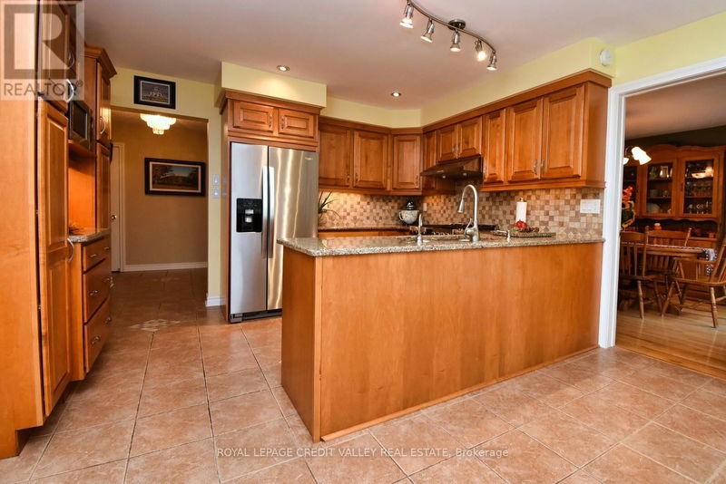 88 Parkside Drive  Brampton (Brampton South), L6Y2G9 | Image 10