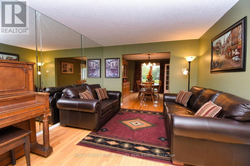 88 Parkside Drive  Brampton (Brampton South), L6Y2G9 | Image 5