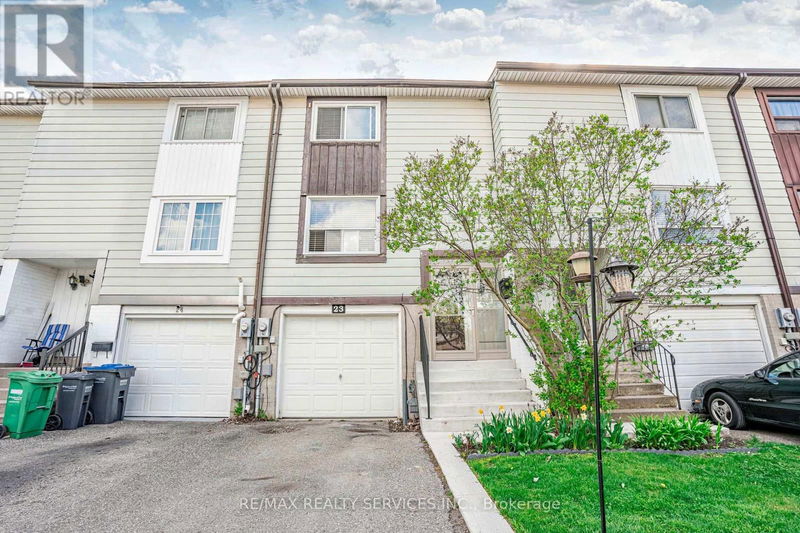 23 Hoskins Square  Brampton (Central Park), L6S2N6 | Image 2