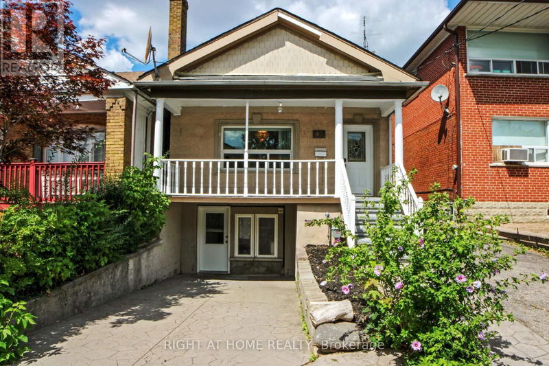 92 Livingstone Avenue  Toronto (Briar Hill-Belgravia), M6E2L8 | Image 2