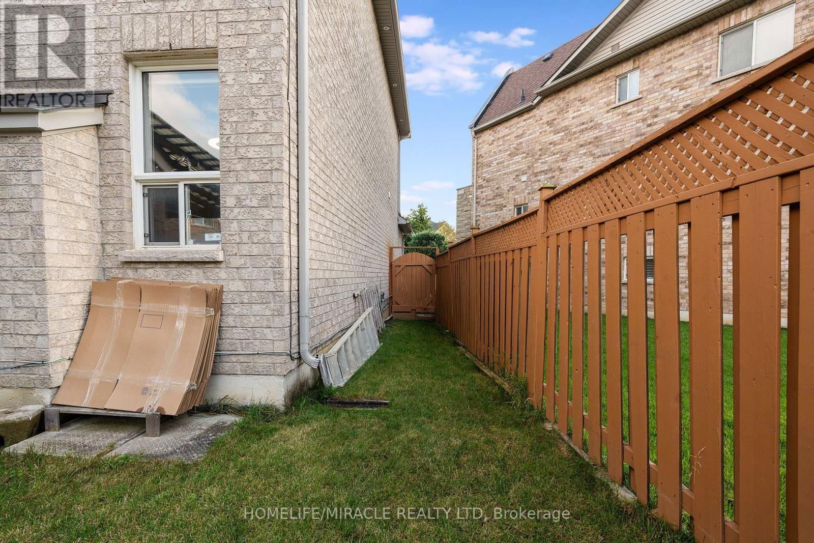 46 AMBOISE CRESCENT Image 38