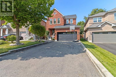 10 Oak Gardens Court  Brampton (Sandringham-Wellington), L6R2Y6 | Image 1