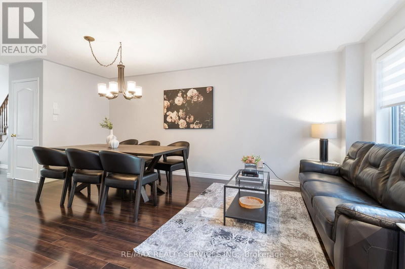 10 Oak Gardens Court  Brampton (Sandringham-Wellington), L6R2Y6 | Image 7