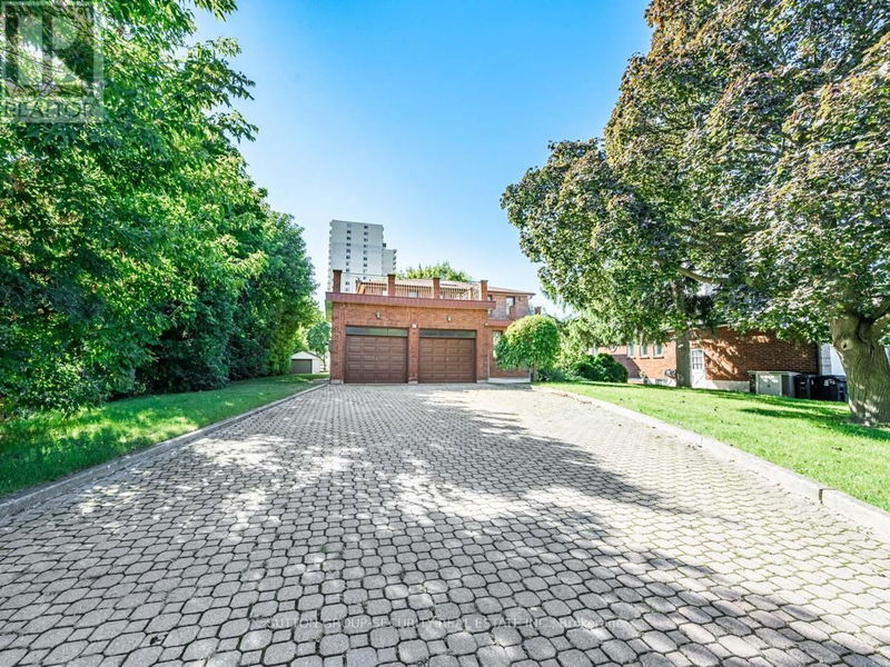 51 Kingsview Boulevard  Toronto (Kingsview Village-The Westway), M9R1T7 | Image 2