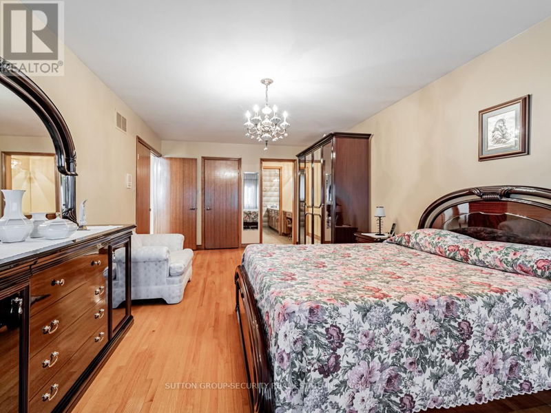 51 Kingsview Boulevard  Toronto (Kingsview Village-The Westway), M9R1T7 | Image 32