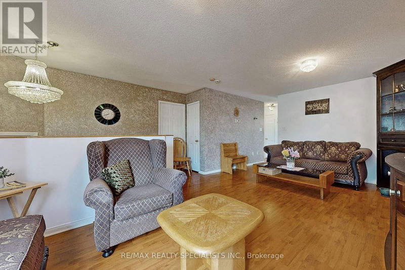 69 Red Maple Drive  Brampton (Brampton West), L6X4M1 | Image 3