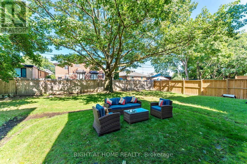 18 Kipling Grove Court  Toronto (Princess-Rosethorn), M9B0C6 | Image 30