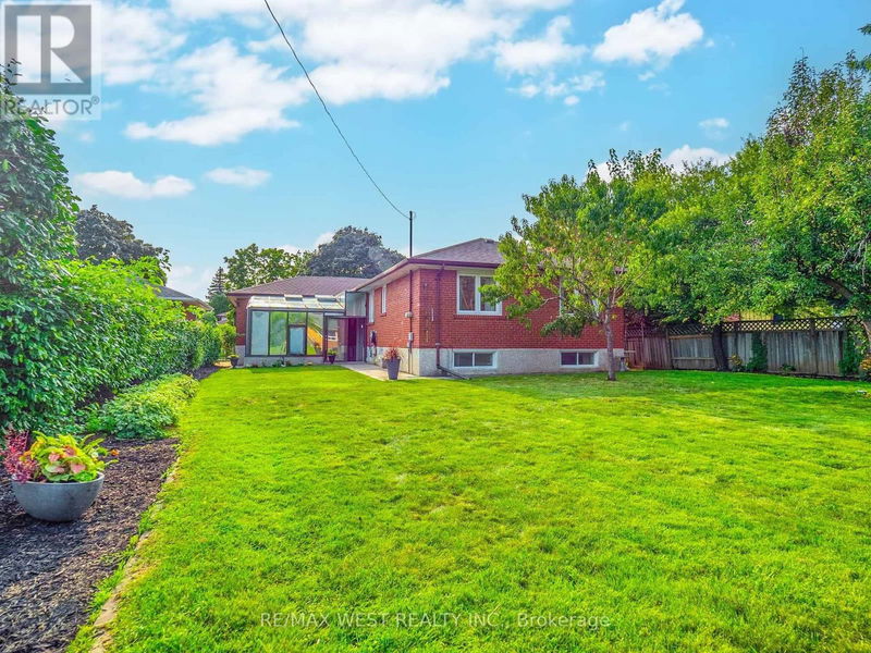 42 Swordbill Drive  Toronto (Edenbridge-Humber Valley), M9A4V5 | Image 24