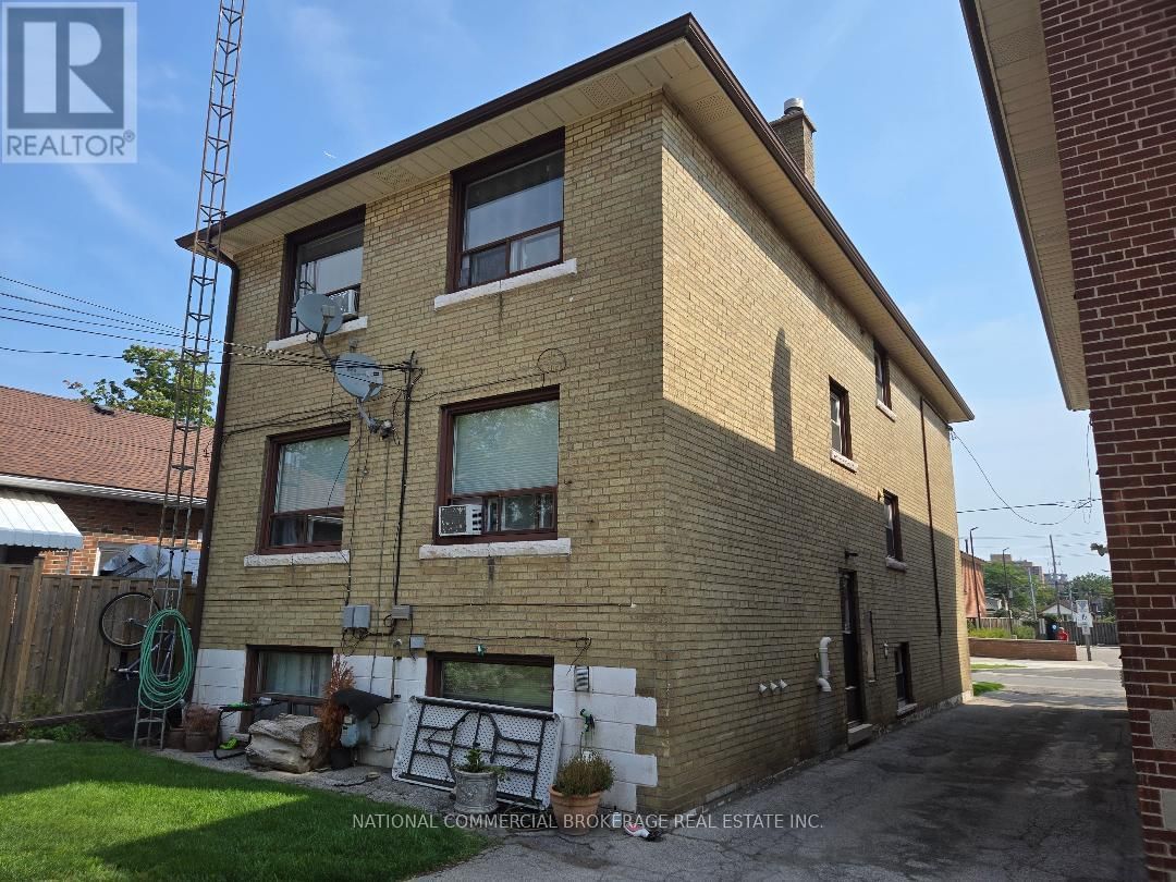8A NINETEENTH STREET NORTH Image 4