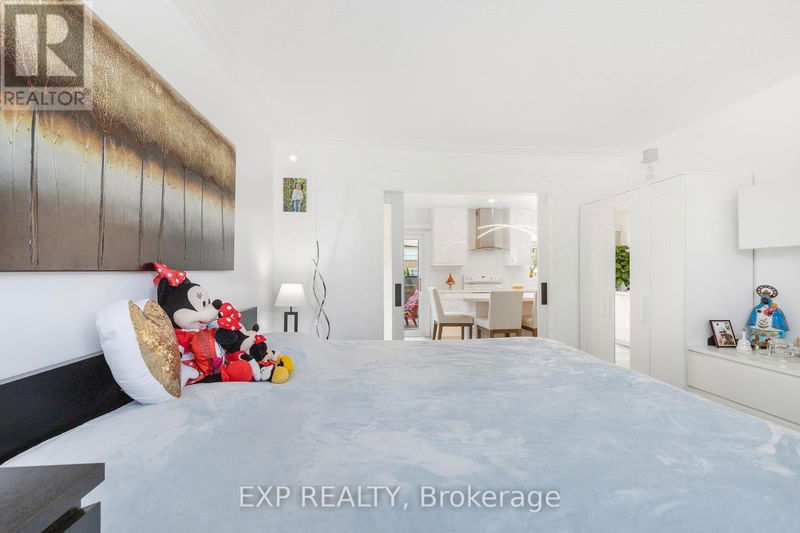 76 Renfield Street  Toronto (Brookhaven-Amesbury), M6M4V7 | Image 12