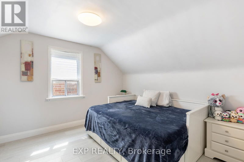 76 Renfield Street  Toronto (Brookhaven-Amesbury), M6M4V7 | Image 17