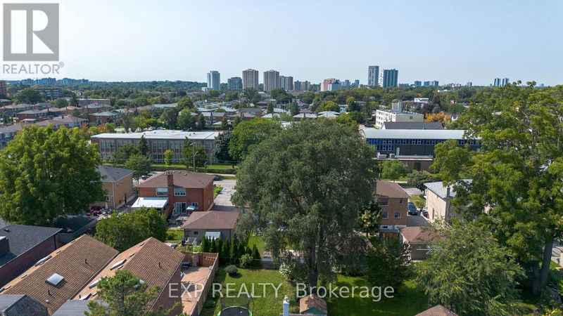 76 Renfield Street  Toronto (Brookhaven-Amesbury), M6M4V7 | Image 32