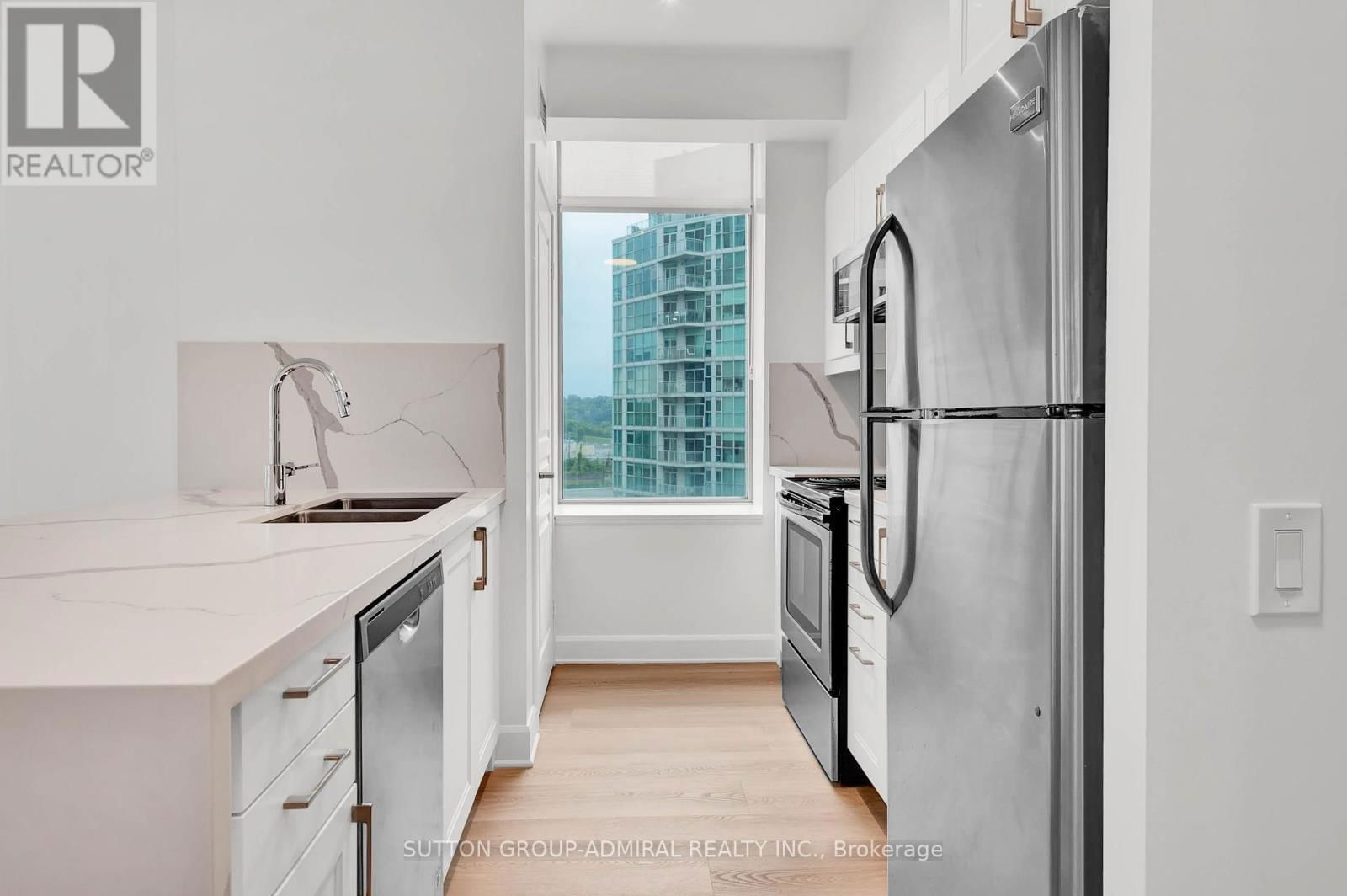 808 - 5 MARINE PARADE DRIVE Image 10