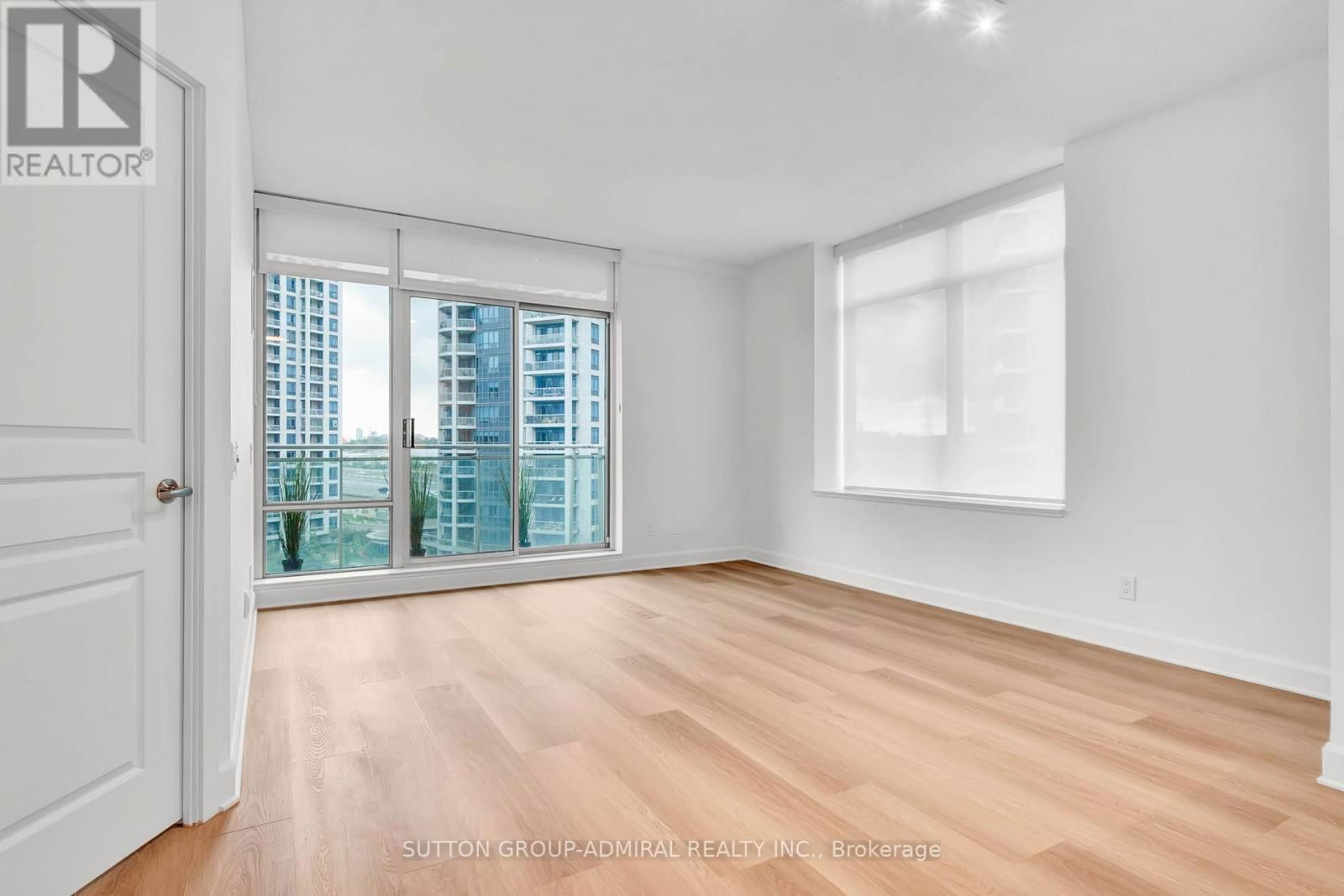 808 - 5 MARINE PARADE DRIVE Image 22