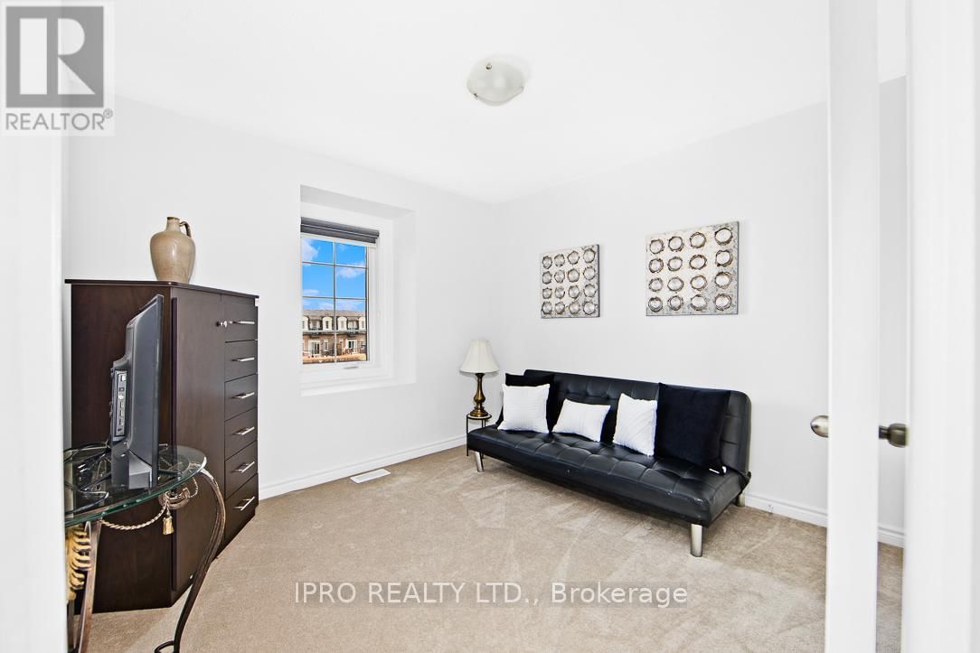 2 POMARINE WAY Image 25