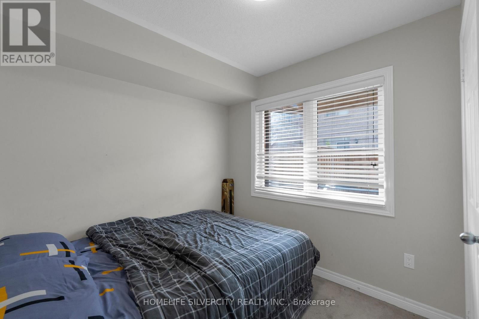 60 ROCKMAN CRESCENT Image 31