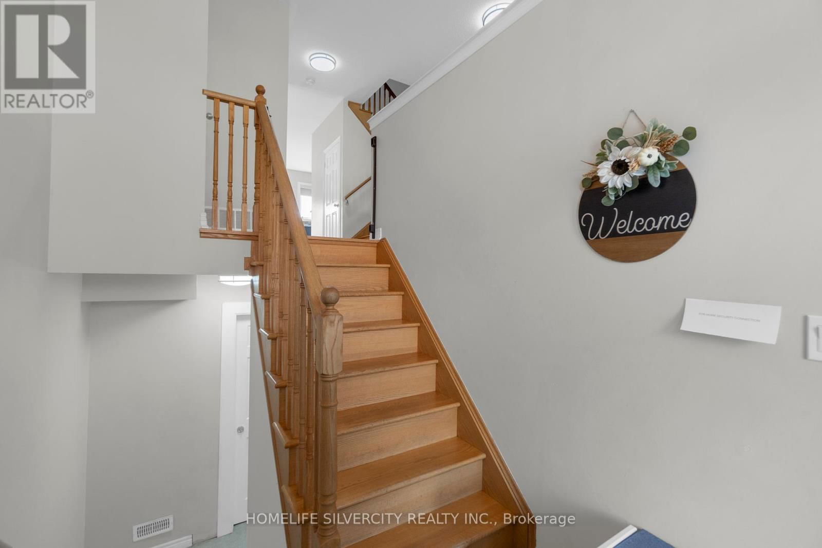 60 ROCKMAN CRESCENT Image 6