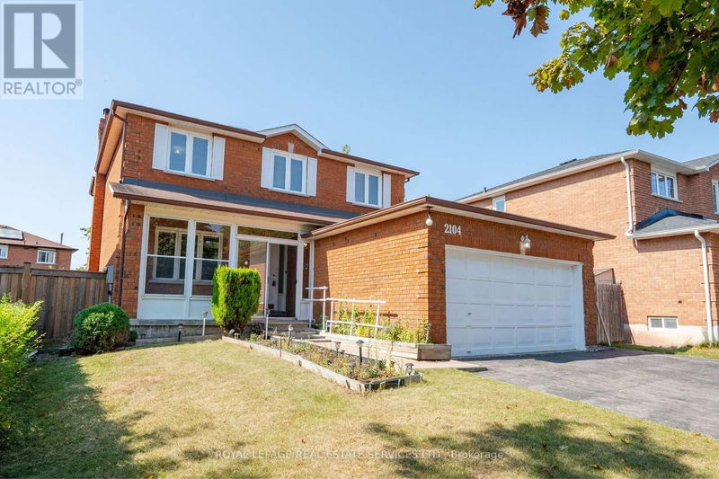 2104 Laurelwood Drive  Oakville (Iroquois Ridge North), L6H4S7 | Image 5