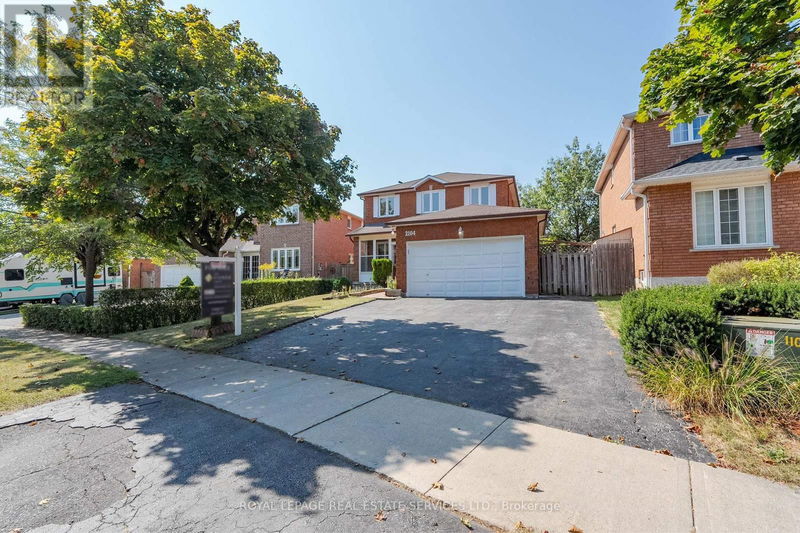 2104 Laurelwood Drive  Oakville (Iroquois Ridge North), L6H4S7 | Image 6