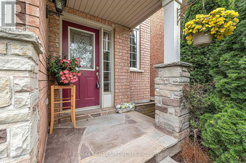 3 Mistycreek Crescent  Brampton (Fletcher's Meadow), L7A2N4 | Image 2