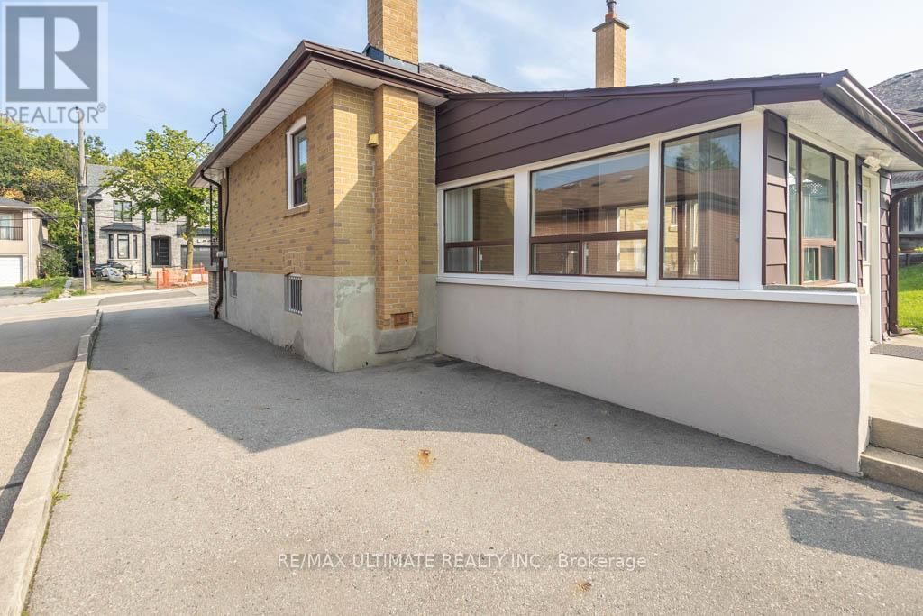 27 HARROW DRIVE Image 32