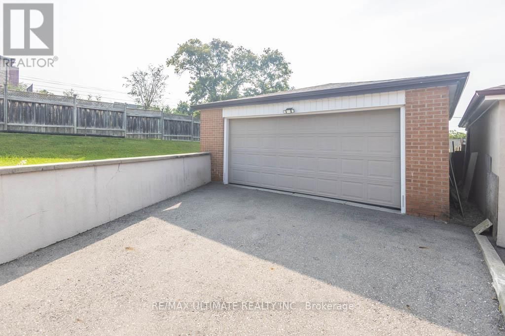 27 HARROW DRIVE Image 35