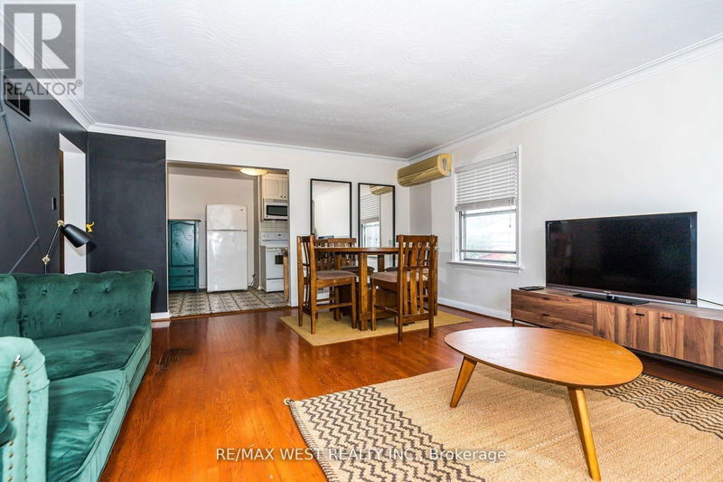 34 Penhurst Avenue  Toronto (Stonegate-Queensway), M8Y3A9 | Image 19