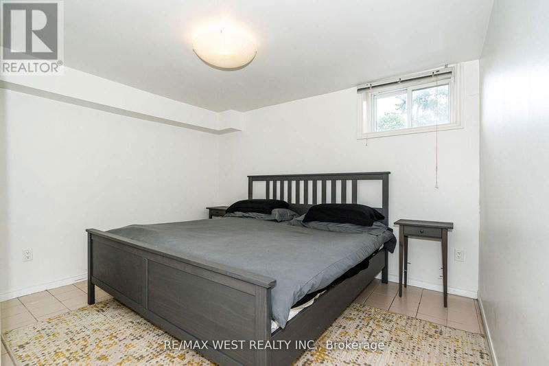 34 Penhurst Avenue  Toronto (Stonegate-Queensway), M8Y3A9 | Image 34