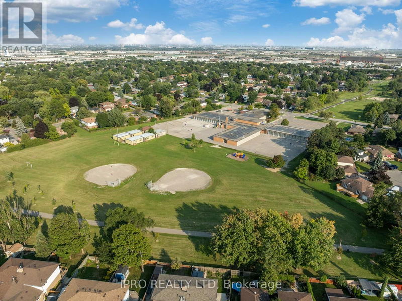 58 Doncaster Drive  Brampton (Southgate), L6T1T1 | Image 35