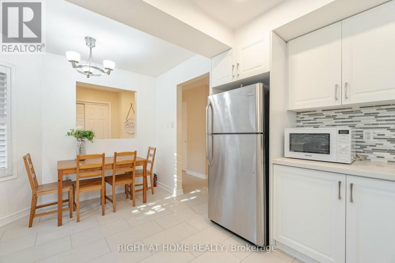 5587 Whistler Crescent  Mississauga (Hurontario), L4Z3R5 | Image 17