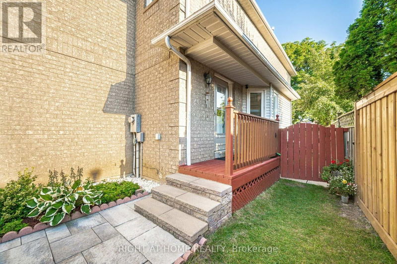 5587 Whistler Crescent  Mississauga (Hurontario), L4Z3R5 | Image 2