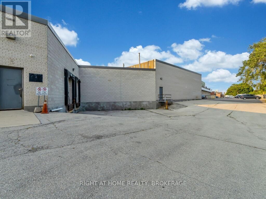 UNIT 3 - 490 SPEERS ROAD Image 28