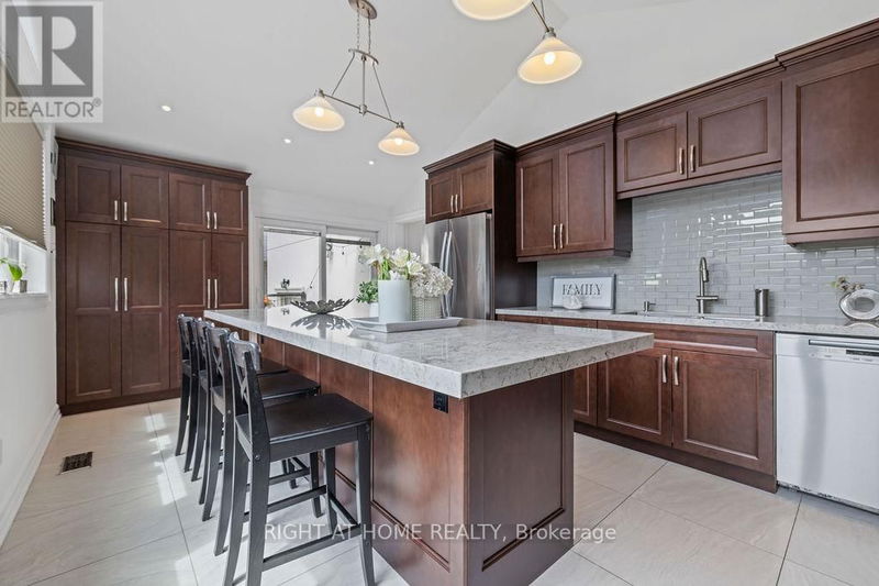 14 Downpatrick Crescent  Toronto (Willowridge-Martingrove-Richview), M9R4A4 | Image 9