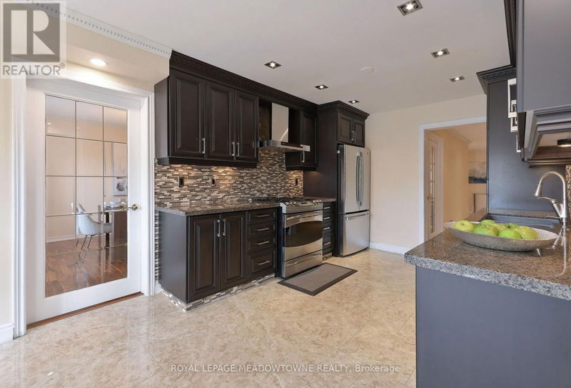 2857 Termini Terrace  Mississauga (Central Erin Mills), L5M5S3 | Image 12