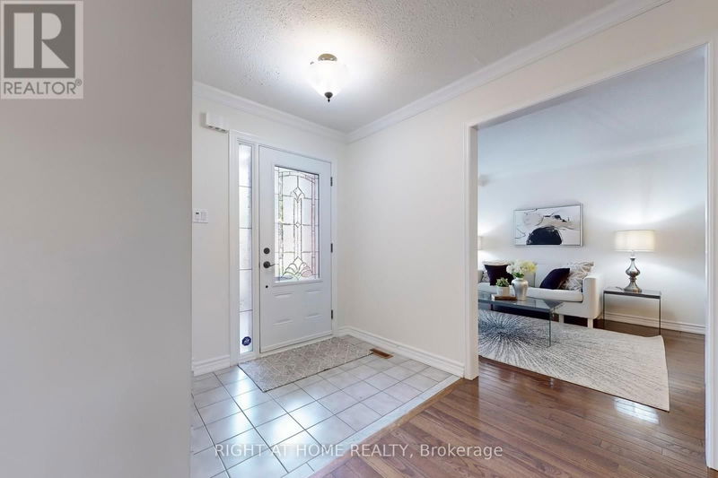 1588 Summergrove Crescent  Mississauga (East Credit), L5M3Z3 | Image 2