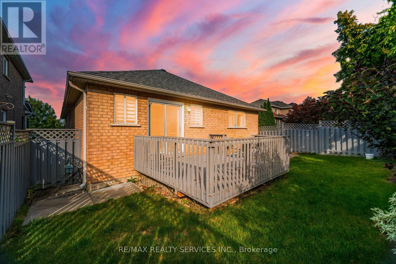 54 FLETCHERS CREEK BOULEVARD Image 40