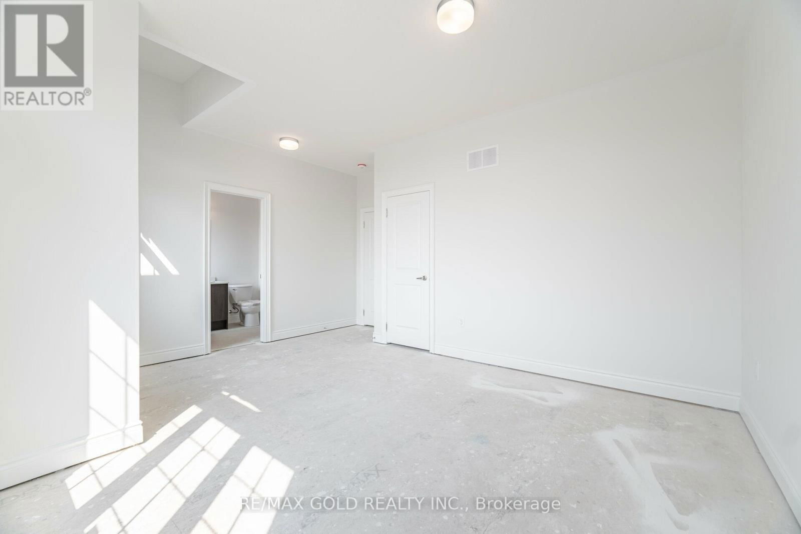 31 DOLOMITE DRIVE Image 25